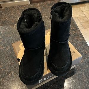 BRAND NEW bearpaw black fur zip up boots! Size 11 toddler!